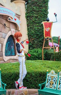 「ディズニー・ハロウィーン」にて。「ディズニーツイステッドワンダーランド」エース・トラッポラのコス姿のMIKECHIさん（画像提供： MIKECHIさん　撮影：由貴さん @9sagittarius）