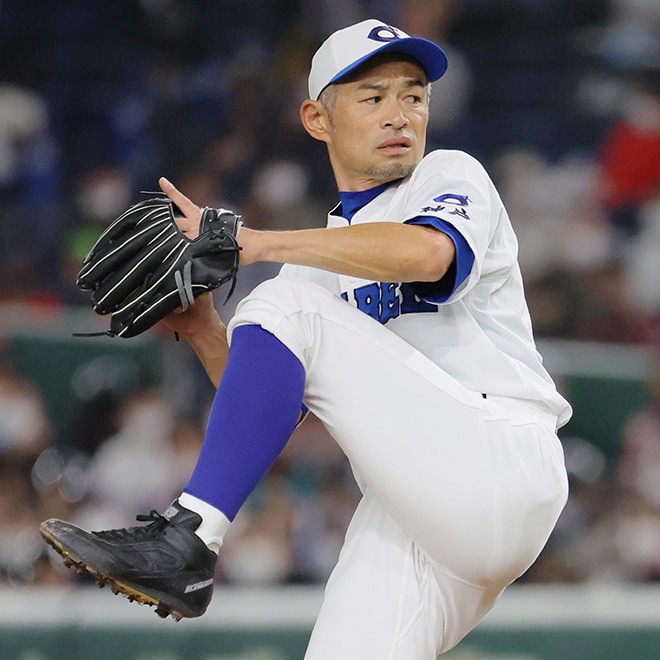 Ichiro Suzuki held hitless in exhibition but strikes out 14