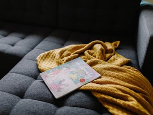 赤ちゃんの私を包んだ毛布は、涙も怒りも受け止めてくれる「親友」