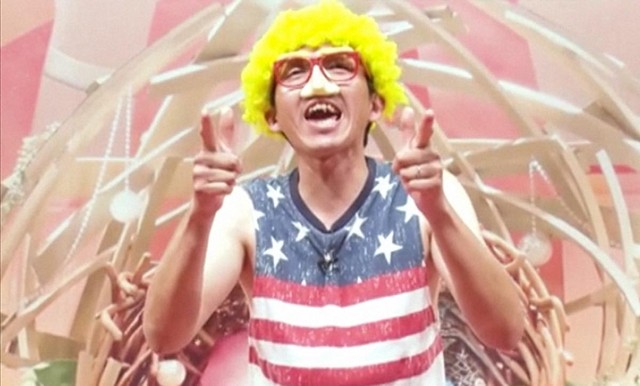 「きっしー」というキャラに扮する夫（3月22日放送「新婚さんいらっしゃい」より（C）ABCテレビ）