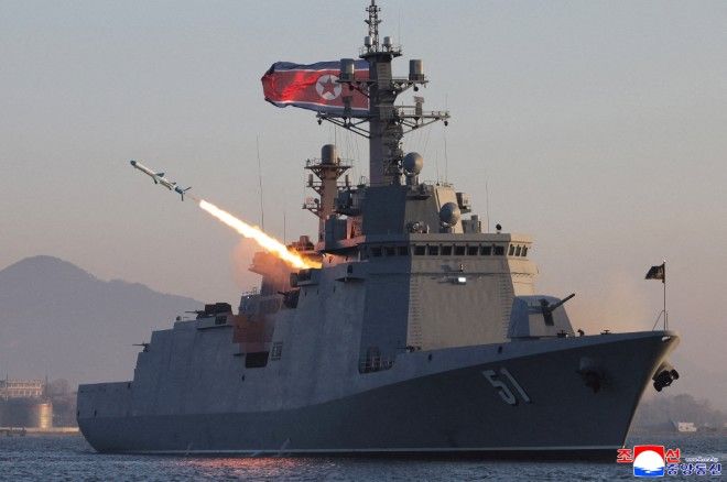 Nordkoreanischer Führer überwacht Raketentests von seinem Zerstörer aus | ...