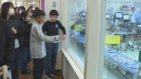 香川の企業を知ろう　親子が石丸製麺の工場を見学　クイズ大会も