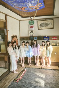 「グラビアンエイジ VOL.1」（KADOKAWA）の表紙・巻頭を飾った「僕が見たかった青空」