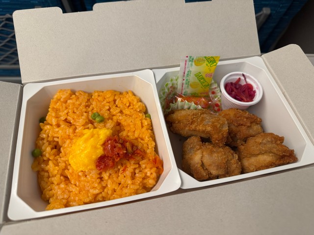 チキンライスと唐揚げがどっっさり入って980円税込（えねるさん）