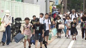 宮城県多くの小中学校で夏休みが終わり授業再開　子どもたちが元気に登校