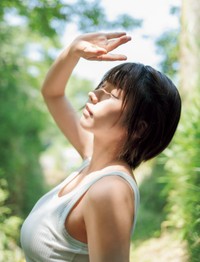 「週刊少年マガジン」（講談社）2025年9月3日発売号に登場したえなこ＝撮影／藤本和典、スタイリング／melon、ヘアメイク／升田みづき、デザイン／松本麻実（GROSVENOR design.）