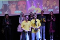 優勝者にはトロフィーが。嬉しそうなOHOに感動