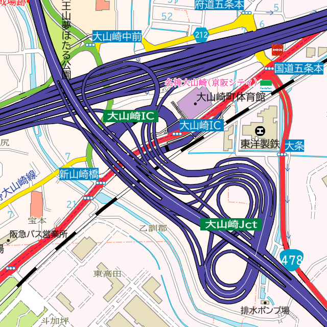 京都府大山崎町の大山崎JCT近辺。複雑なジャンクションの立体交差の重なりは現地の再現したサンプル（株式会社マップル提供）
