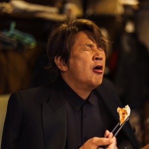 西新橋「栄雅」の熱々餃子でエネルギーチャージ 年末も走りつづけるマッチから目が離せない！ マッチと町中華。【第29回】