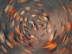 通勤中の骨折。会社と距離を置いて考えた結果、私は辞めることにした