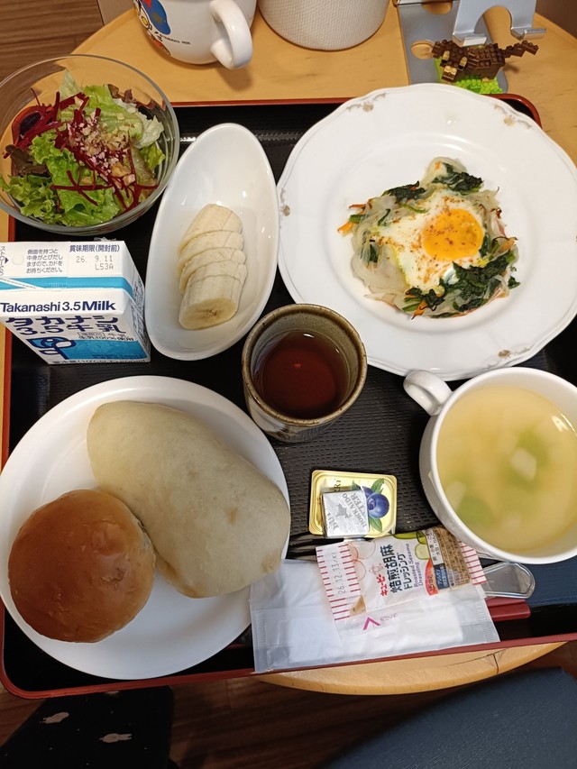 入院中に提供されていた普段の食事／さくさん（@sakuruton）提供