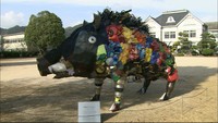 ごみを使ったオブジェが完成　ごみ問題を考えて…岡山・真庭出身アーティスト