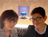 「本日6月8日は結婚記念日」。薬丸裕英さん（右）と元アイドルの石川秀美さん夫婦（薬丸裕英さんの公式ブログ、6月8日の投稿から）