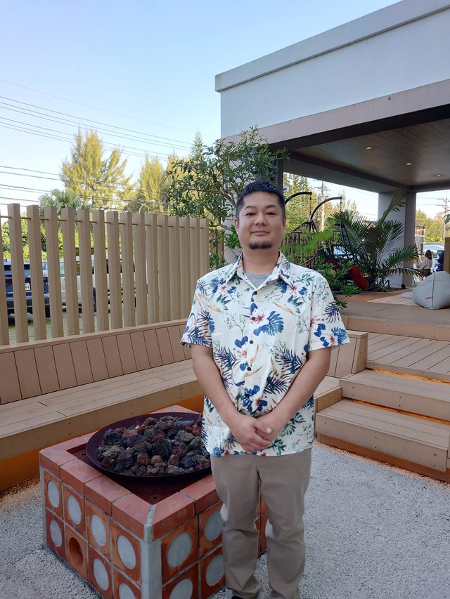 オススメの店を聞きたくなるほどの現地感だが「愛知県豊橋市から来た観光客です」／オパーラさん（daichiohara）提供