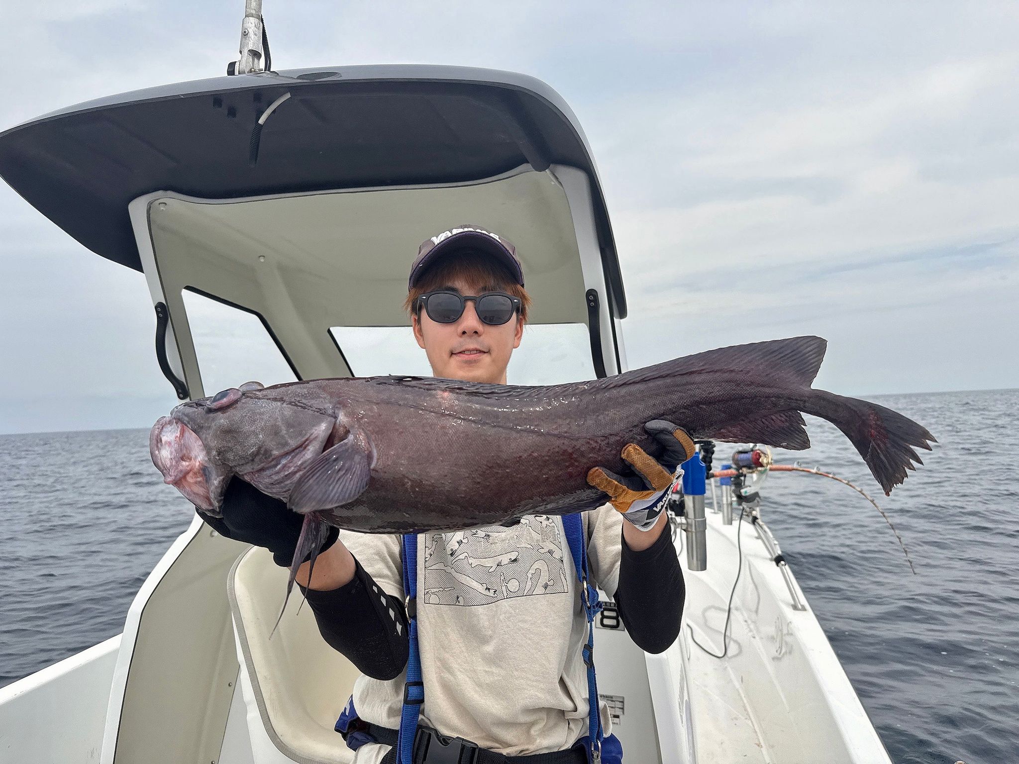 大物釣り 標的は水深1230メートルのキタノクロダラ 1800秒のバトルの末に……釣果