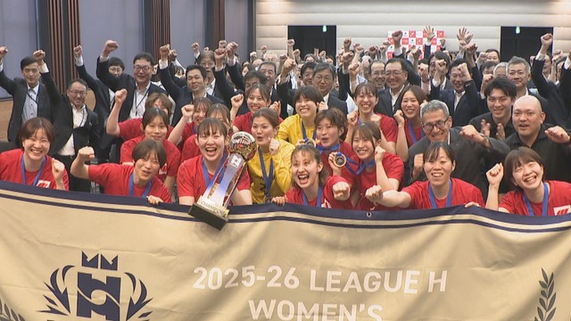 リーグH・香川銀行シラソル香川　監督と選手が初優勝を報告「素晴らしい景色を見ることができた」