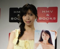 写真集発売イベントを行った七瀬なな=東京・HMV＆BOOKS SHIBUYA