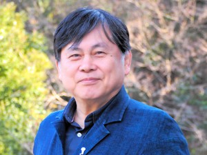 ヒカシュー巻上公一さん第3詩集「眼差から帰還する」 シュールで、ときに社会的「妄想は無限大」