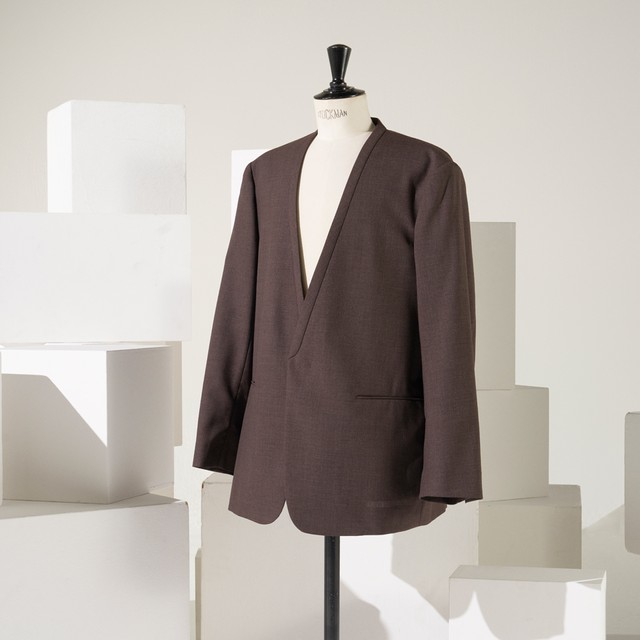 オリエンタルなデザインとウール素材でアップカジュアル<br>この春、手に入れたい旬のノーカラージャケット【バーニーズ　ニューヨーク】