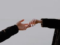 【厳選】アプリで出会った二人の恋は……SNSとリアルで交差する思い。マッチングアプリのエッセイ５選