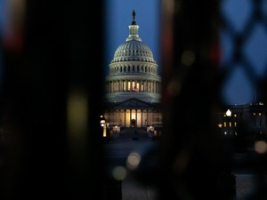 「前代未聞」のアメリカ大統領就任式　トランプ氏の「影」は消えるか