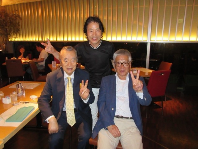瞳みのるさん（中央）、橋本淳さん（右）、ドクター中松さん（左）　（瞳みのるさん提供）