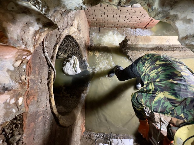 現場の人に撮影してもらった内部の写真