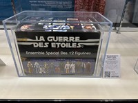 展示された「スター・ウォーズ」関連グッズ＝幕張メッセ