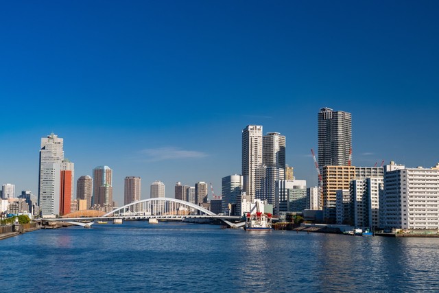 湾岸エリアのタワマンは眺望によって坪単価に変化がある？　※画像はイメージです（RED/stock.adobe.com）
