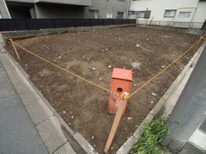 固定資産税は土地のみだと高くなる？　 計算法や税を下げる方法を解説