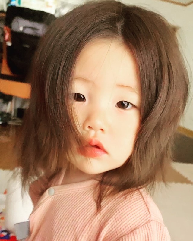 生後12カ月のころ、センター分けがお似合いです（提供：reidayon123さん）