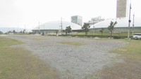 砂利が敷かれた、あなぶきアリーナ香川の北側にある広場「シーフロントプロムナード」