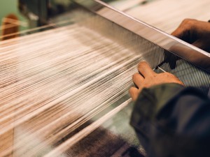 ファッション業界で光放つ日本のものづくり　買い叩かれないブランド育てるカギは？