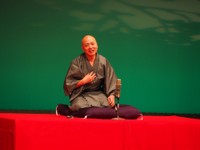 「第17回社会人落語日本一決定戦」決勝で落語を披露する猪名川亭立雀さん