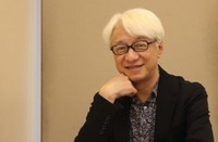 父・手塚治虫の同名漫画を実写映画化した手塚眞監督＝大阪市内