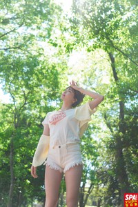 里仲菜月 SPA!デジタル写真集「魅惑の腰えくぼ」（扶桑社）より＝提供／週刊SPA!編集部 撮影／鈴木ゴータ ヘアメイク／徳永舞 スタイリング／クメユナ