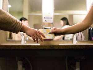 友人が母になった。建前の祝福がバレぬよう相場以上のお祝いを渡す