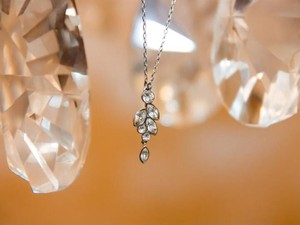 「あなたのおかげで素敵な時間を過ごせたわ」。その言葉で私はジュエリー販売員となった