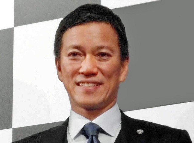 八代英輝氏