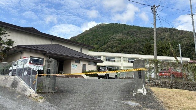 異臭騒ぎがあった神代小学校　新見市神郷下神代