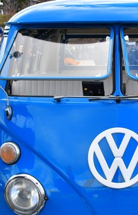 フロントガラスが開いて走行風を採り入れる「サファリウインドウ」