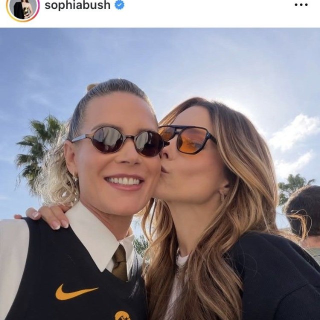 ソフィア・ブッシュのインスタグラム＠sophiabushより