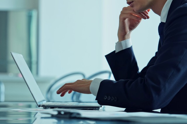 「AI利用はこっそり」全く隠していない人は4割　※画像はイメージです（metamorworks/stock.adobe.com）