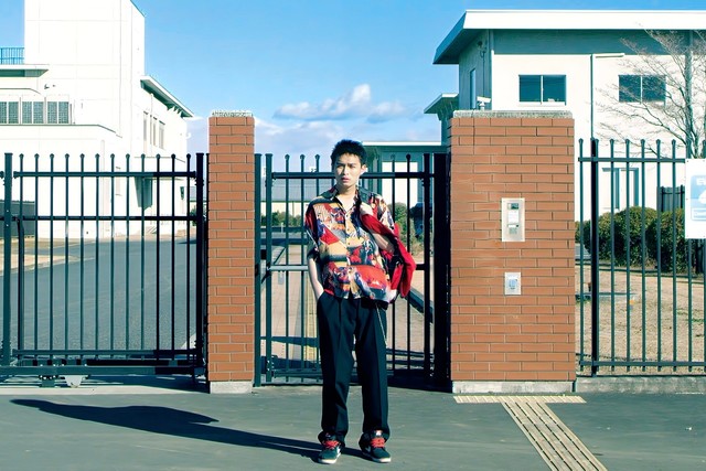 映画「18歳のおとなたち」メインビジュアル（©ゴールデンシネマ）