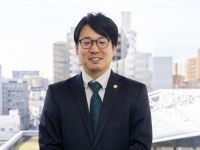 鳥飼 遼介