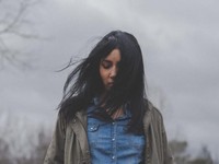 「結婚したから」「子供がいるから」。言葉の足枷だらけの世の中だけど