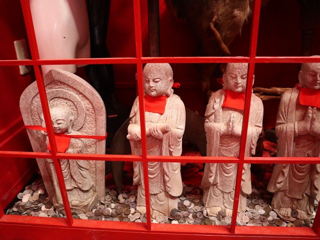 とあるお寺で彫られたお地蔵様