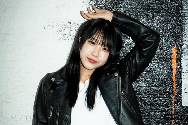 推し活業界の慣習に疑問を投げかけるほんまさん(撮影:鈴木大すけ)