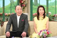 一緒に保護犬の預かりボランティアに勤しんでいるというモト冬樹さん（左）、武東由美さん夫妻