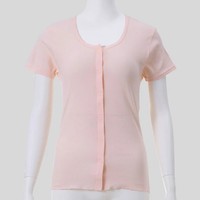 「レディース　前開き3分袖インナー（スナップボタン）」税込み979円は綿100％素材（しまむらのオンラインストアから）